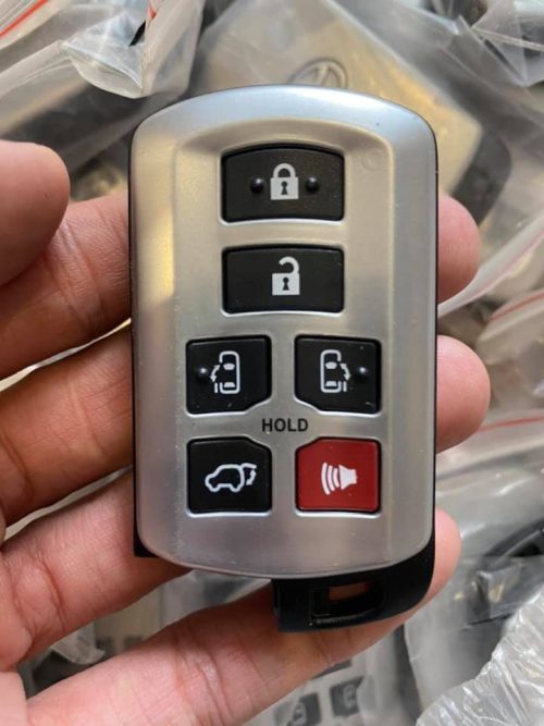 Chìa Khóa Smartkey Toyota Sienna