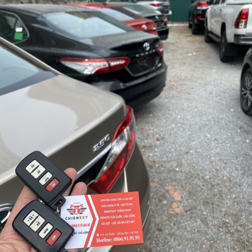 Chìa khóa ô tô camry1