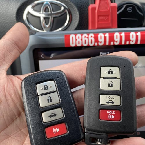 Chìa khóa ô tô camry
