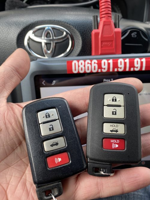 Chìa khóa ô tô camry