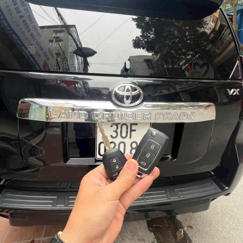 Làm chìa khoá Toyota Land Cruiser Prado